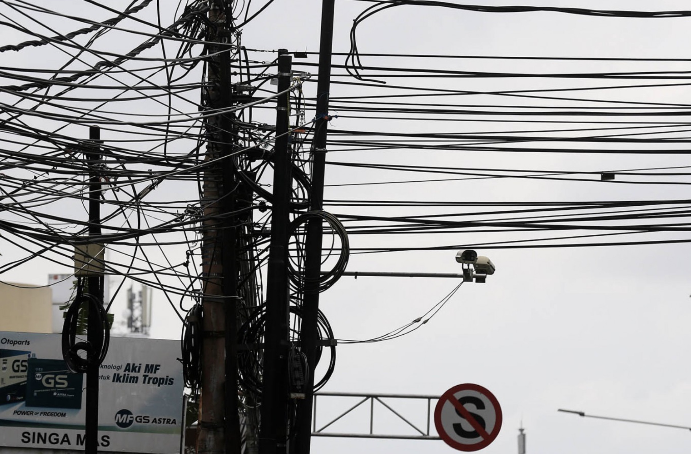 overhead power line